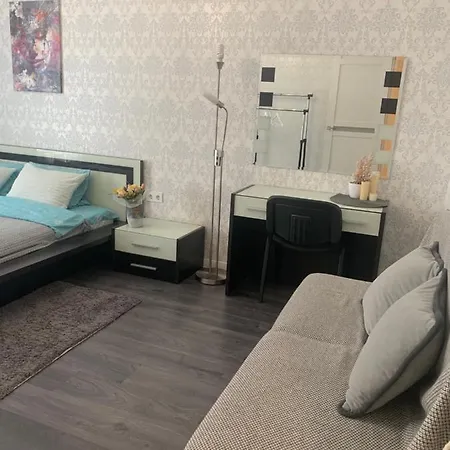 Квартал Apartment Khmel'nyts'kyy Exterior photo